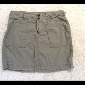 Gap
cotton mini skirt
Size 1
Green